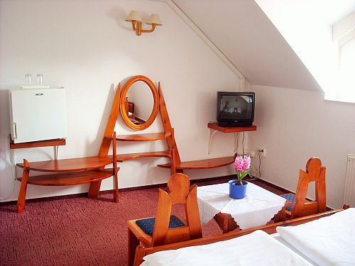 Hotel Fodor szép kétágyas szobája, online foglalással Gyulán